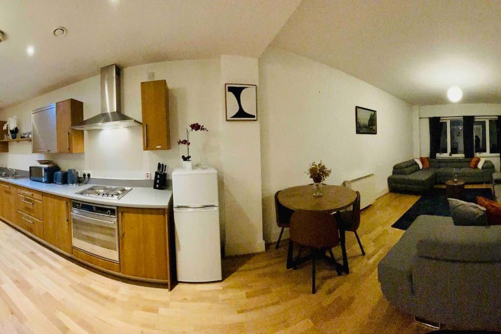 Beautiful Central Open Plan Living! Manchester Eksteriør billede
