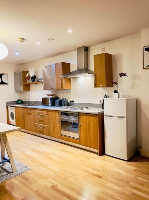 Beautiful Central Open Plan Living! Manchester Eksteriør billede
